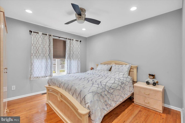 4002 Grenwich Ln, Mount Laurel, NJ 08054 - bedroom with wood finished floors, a ceiling fan, and recessed lighting
