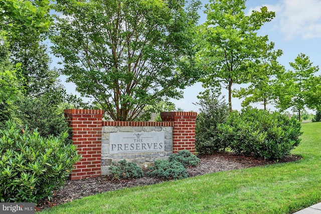 134 Woodhaven Dr, Gettysburg, PA 17325 - community / neighborhood sign featuring a yard