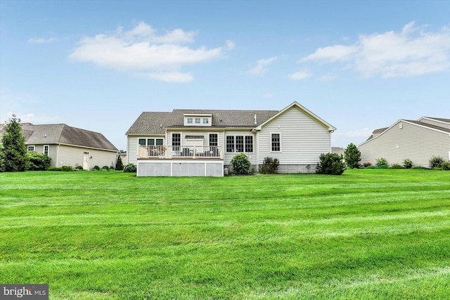 134 Woodhaven Dr, Gettysburg, PA 17325 - rear view of property with a lawn and a deck