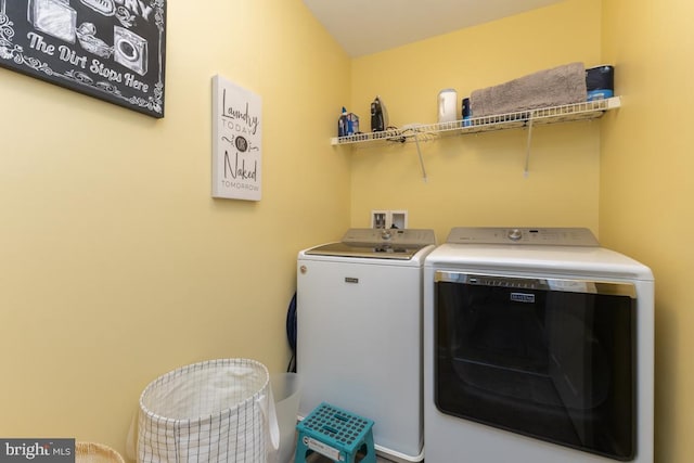 16435 Regatta Ln, Woodbridge, VA 22191 - washroom with washer and clothes dryer