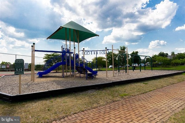 16435 Regatta Ln, Woodbridge, VA 22191 - view of community playground