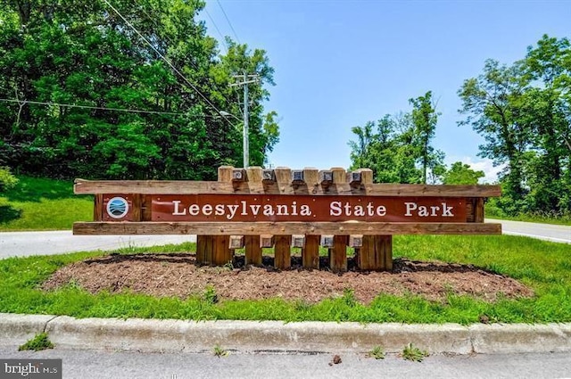 16435 Regatta Ln, Woodbridge, VA 22191 - view of community sign