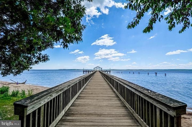 16435 Regatta Ln, Woodbridge, VA 22191 - view of property's community with a water view