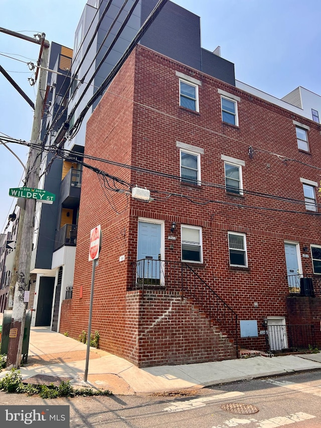 304 W Wildey St, Philadelphia, PA 19123 - view of apartment building / complex