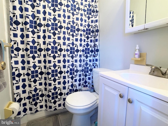 304 W Wildey St, Philadelphia, PA 19123 - bathroom with a shower with curtain and vanity