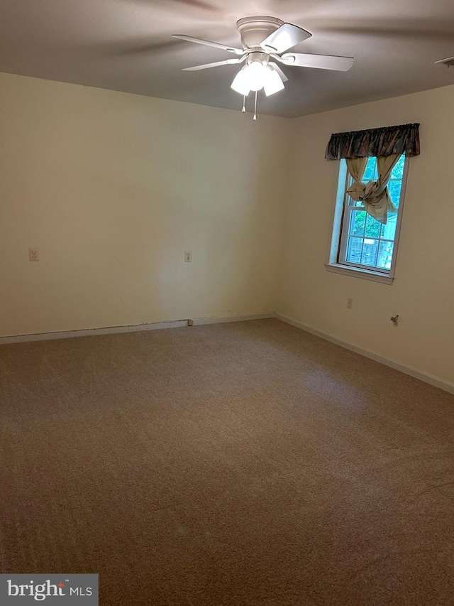 12157 Pineneedle Ct, Woodbridge, VA 22192 - carpeted empty room featuring a ceiling fan and baseboards