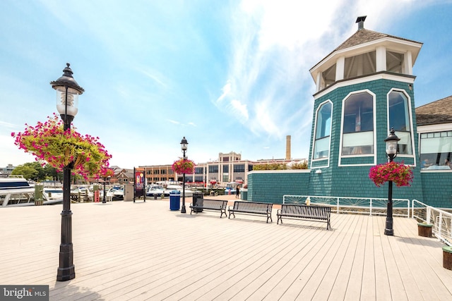 717 S Royal St, Alexandria, VA 22314 - view of wooden deck