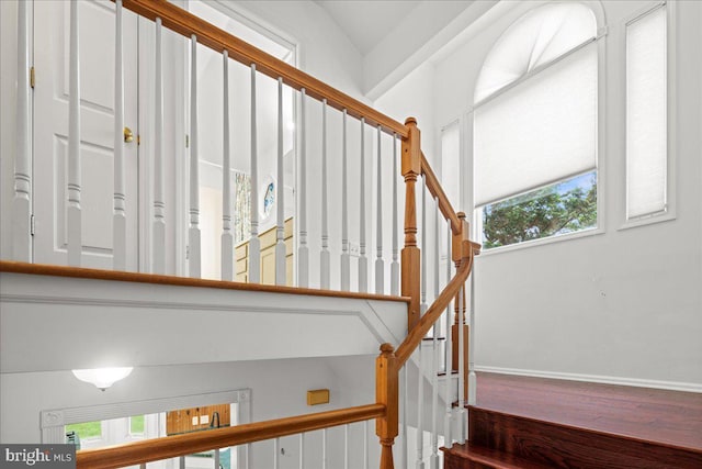 124 Kingsland Cir, Monmouth Junction, NJ 08852 - view of staircase