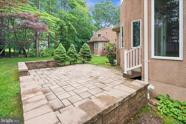 124 Kingsland Cir, Monmouth Junction, NJ 08852 - view of patio / terrace