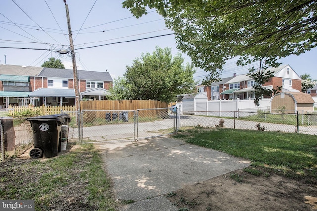 1700 Melbourne Rd, Baltimore, MD 21222 - fenced yard featuring a gate