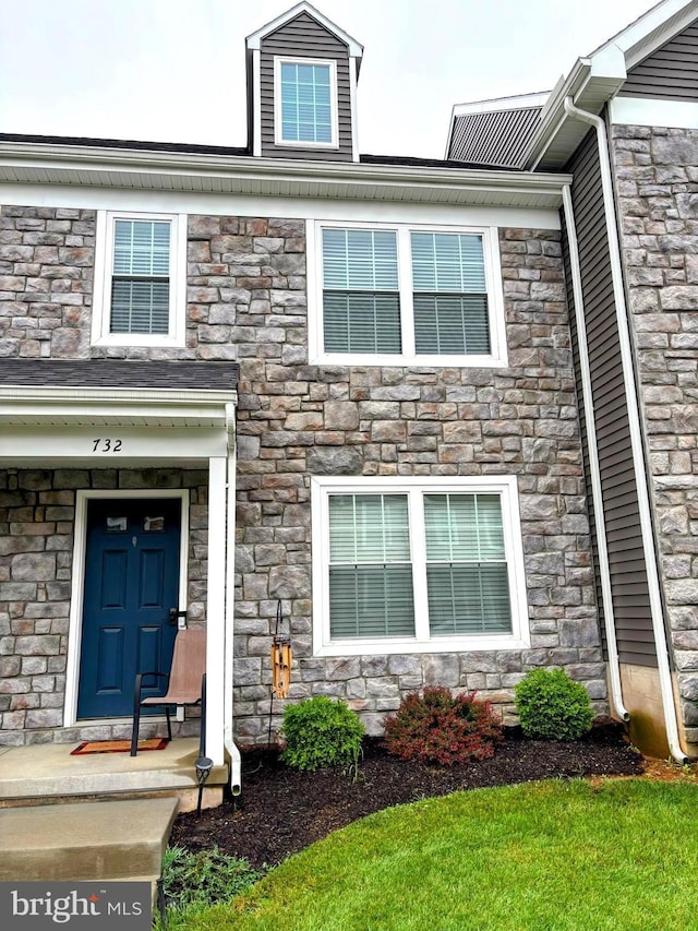 732 Farmwood Ln, Lebanon, PA 17042 - view of exterior entry featuring stone siding