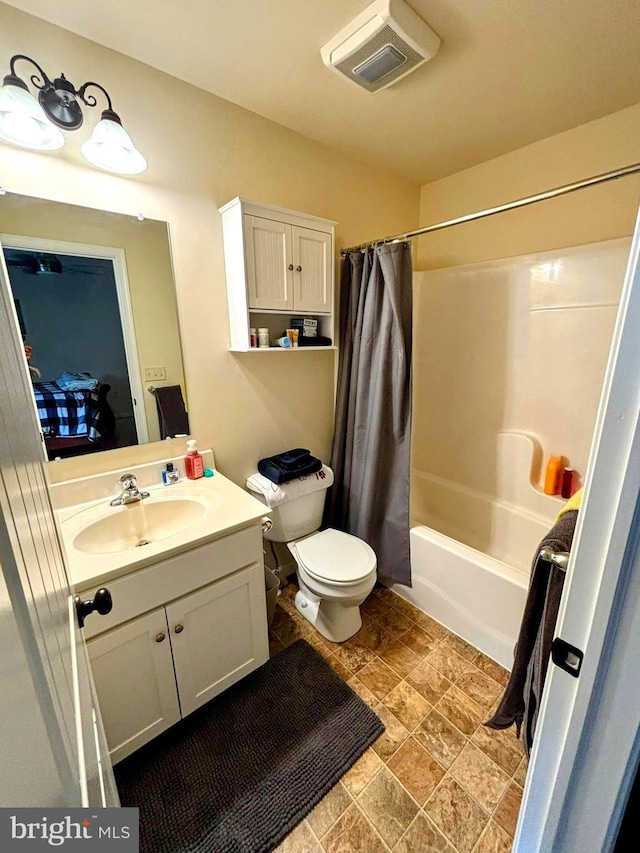 732 Farmwood Ln, Lebanon, PA 17042 - bathroom with vanity and shower / tub combo with curtain