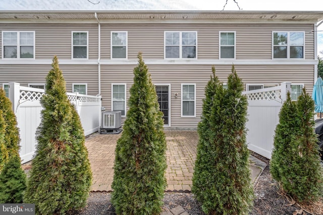 2 Smithfield Ct Unit 8, Ocean View, DE 19970 - back of property