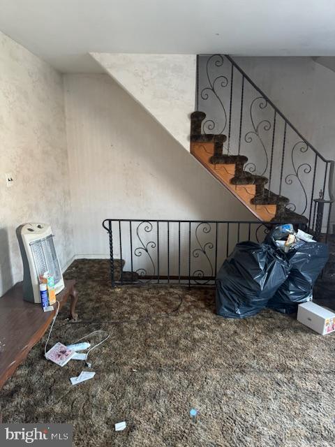 1814 S Newkirk St, Philadelphia, PA 19145 - staircase with carpet