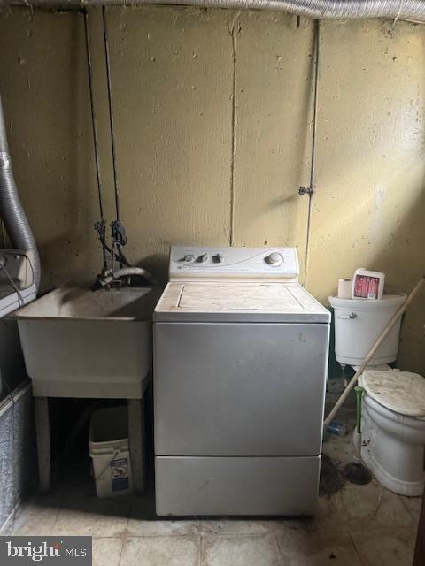 1814 S Newkirk St, Philadelphia, PA 19145 - washroom with washer / clothes dryer