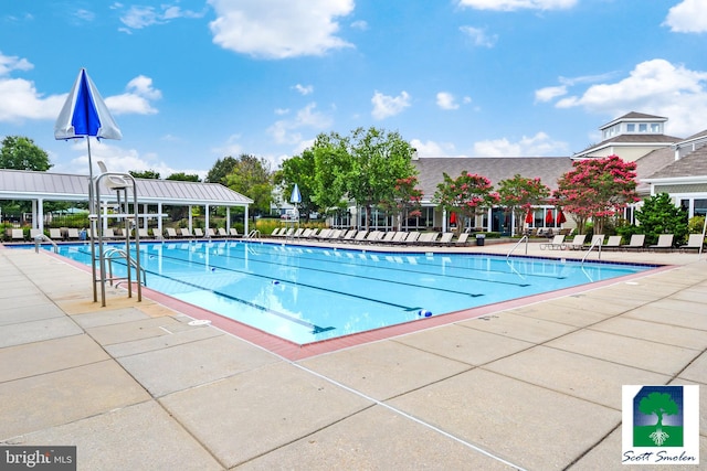 8506 Summershade Dr, Odenton, MD 21113 - community pool with a patio