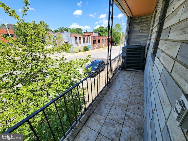 101 S Payson St, Baltimore, MD 21223 - balcony featuring a residential view