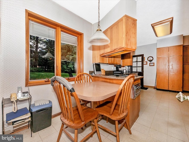 5100 Brook Green Rd, Baltimore, MD 21229 - dining area with wallpapered walls