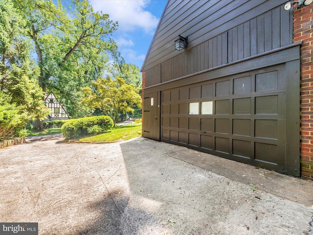 5100 Brook Green Rd, Baltimore, MD 21229 - view of garage
