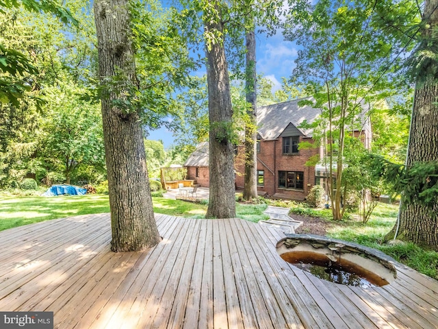 5100 Brook Green Rd, Baltimore, MD 21229 - view of wooden deck