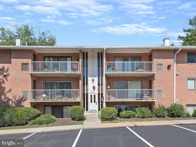 200 Erin Way Unit 204, Reisterstown, MD 21136 - view of property with uncovered parking