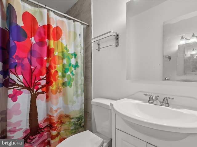 200 Erin Way Unit 204, Reisterstown, MD 21136 - full bathroom with vanity and a shower with shower curtain