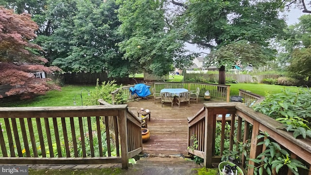 59 Singer Rd, New Freedom, PA 17349 - wooden deck with outdoor dining area