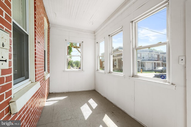 2929 N W St, Wilmington, DE 19802 - view of unfurnished sunroom