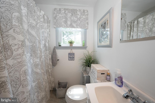 127 Long Rd, King Of Prussia, PA 19406 - full bathroom featuring toilet and a sink