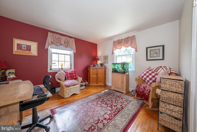 127 Long Rd, King Of Prussia, PA 19406 - sitting room with wood finished floors and a desk