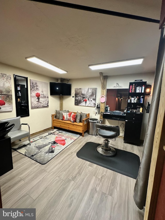 33 Aspen Ct, Bordentown, NJ 08505 - living room featuring wood finished floors