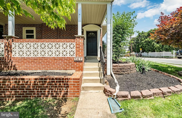 147 Meadowbrook Ave, Upper Darby, PA 19082 - entrance to property with brick siding