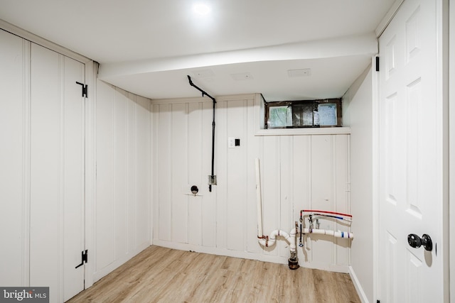 147 Meadowbrook Ave, Upper Darby, PA 19082 - laundry room with light wood-style flooring