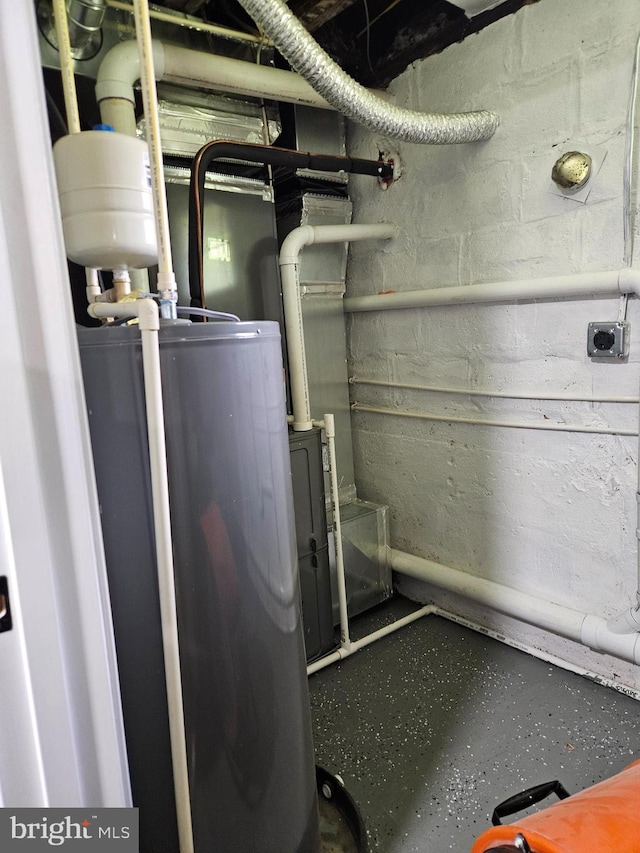 2900 Westfield Ave, Baltimore, MD 21214 - utilities featuring water heater
