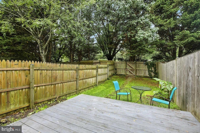 1348 Hazel Nut Ct, Annapolis, MD 21409 - deck with a fenced backyard