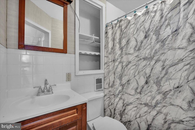 521 Bergen St, Gloucester City, NJ 08030 - bathroom featuring vanity, decorative backsplash, a shower with curtain, and tile walls