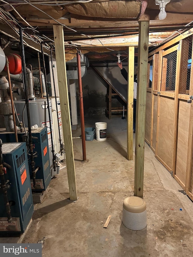 1220 Pine St, Philadelphia, PA 19107 - unfinished basement featuring a heating unit