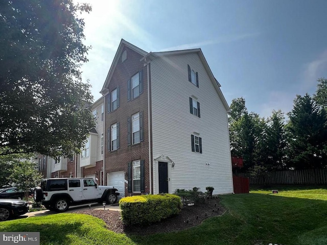 4107 Cressida Pl, Woodbridge, VA 22192 - view of side of home with an attached garage