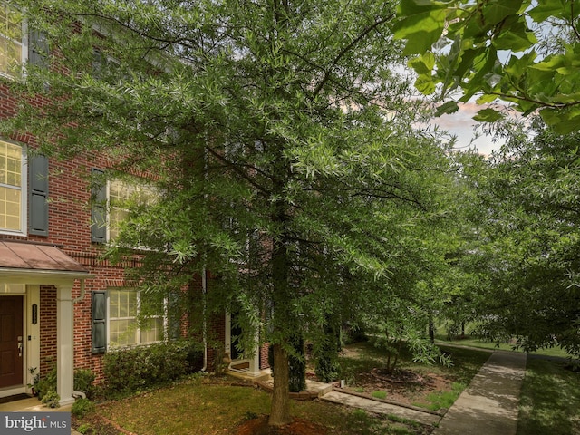 43559 Wheadon Ter, Chantilly, VA 20152 - view of side of property with brick siding