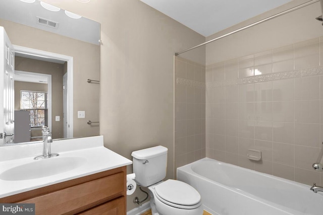 43559 Wheadon Ter, Chantilly, VA 20152 - full bath with washtub / shower combination and vanity