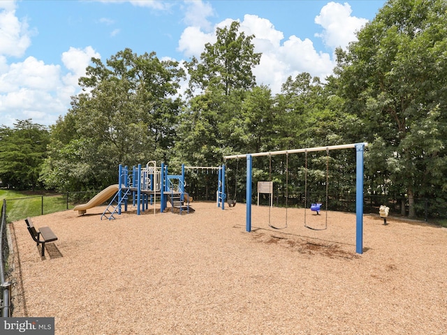 43559 Wheadon Ter, Chantilly, VA 20152 - community play area featuring view of wooded area