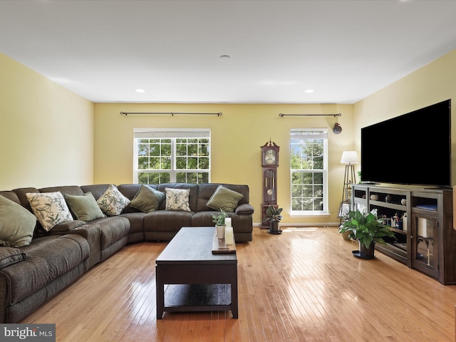 43559 Wheadon Ter, Chantilly, VA 20152 - living area featuring hardwood / wood-style floors and recessed lighting