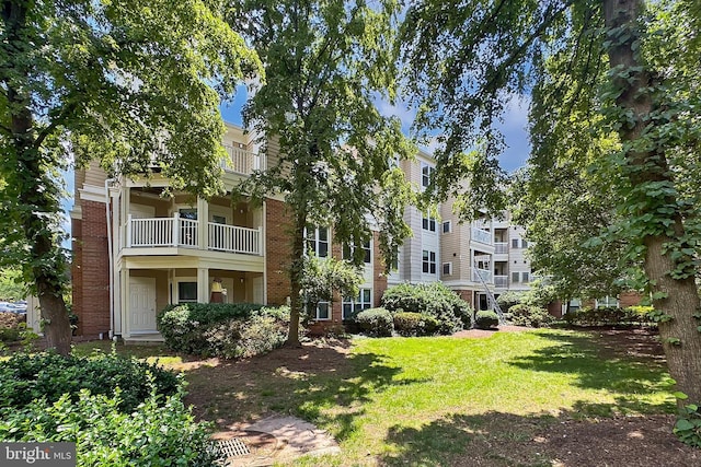 12915 Alton Sq Unit 307, Herndon, VA 20170 - view of home's community with a lawn