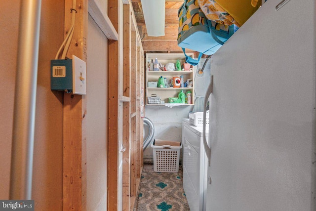 4433 Forest View Ave, Baltimore, MD 21206 - laundry area with carpet and washer / dryer