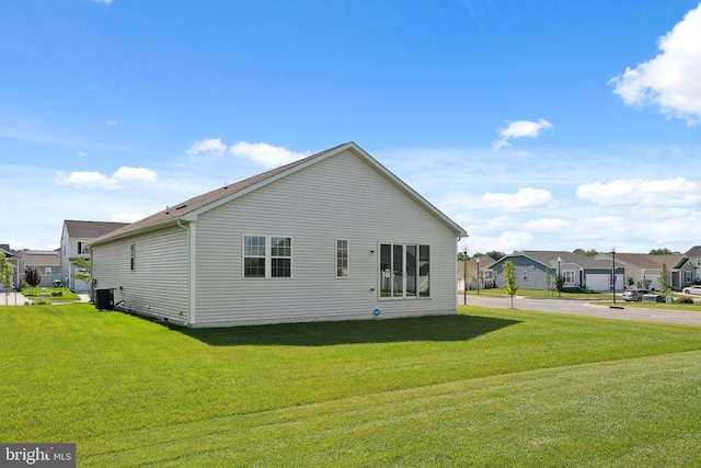 12606 Rosencrans Dr, Hagerstown, MD 21740 - view of home's exterior with a yard and a residential view