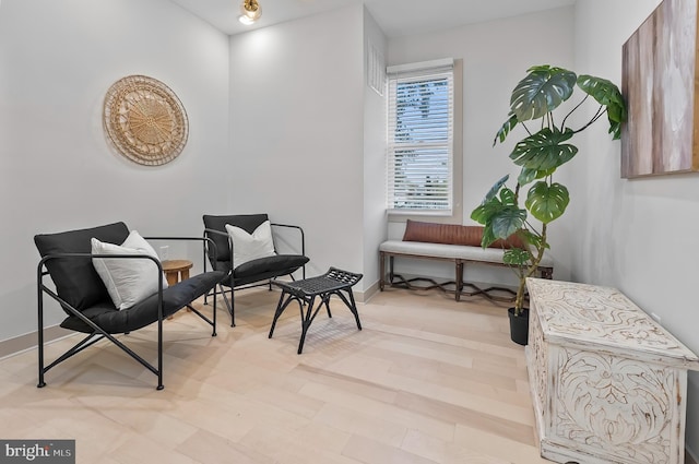3708 Fairview Ave, Baltimore, MD 21216 - living area featuring baseboards