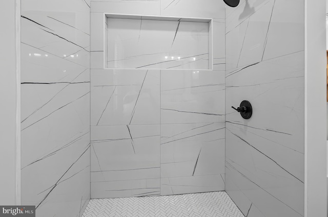 3708 Fairview Ave, Baltimore, MD 21216 - bathroom with tiled shower