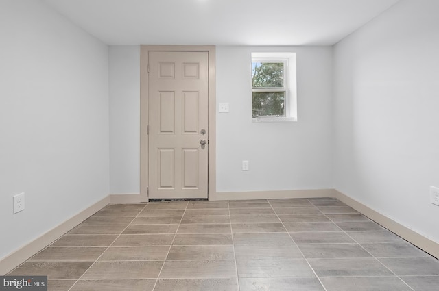 3708 Fairview Ave, Baltimore, MD 21216 - unfurnished room with baseboards