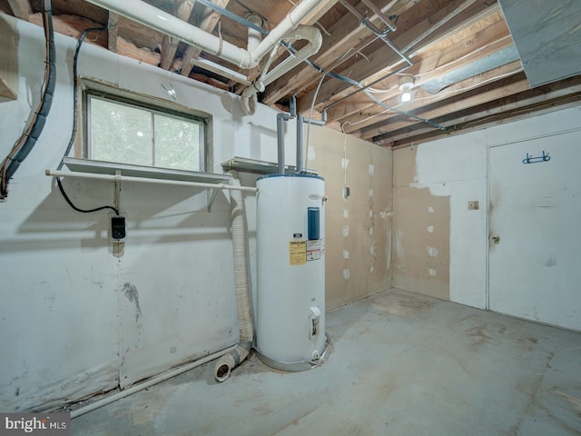 13217 Kephart Ln, Woodbridge, VA 22193 - below grade area featuring water heater