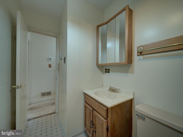 13217 Kephart Ln, Woodbridge, VA 22193 - half bath featuring vanity and toilet